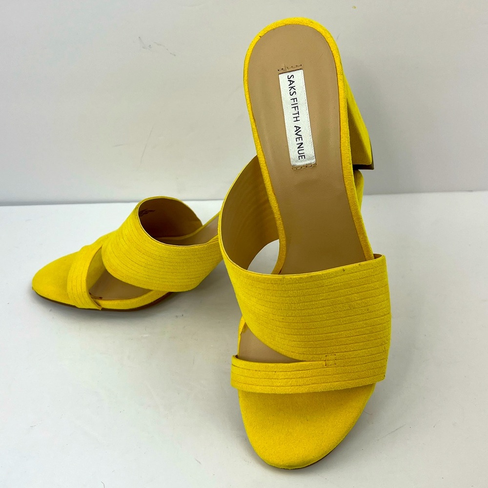 SAKS FIFTH AVENUE ROBERT YELLOW ART DECO BLOCK HEEL SANDALS, SIZE 7M